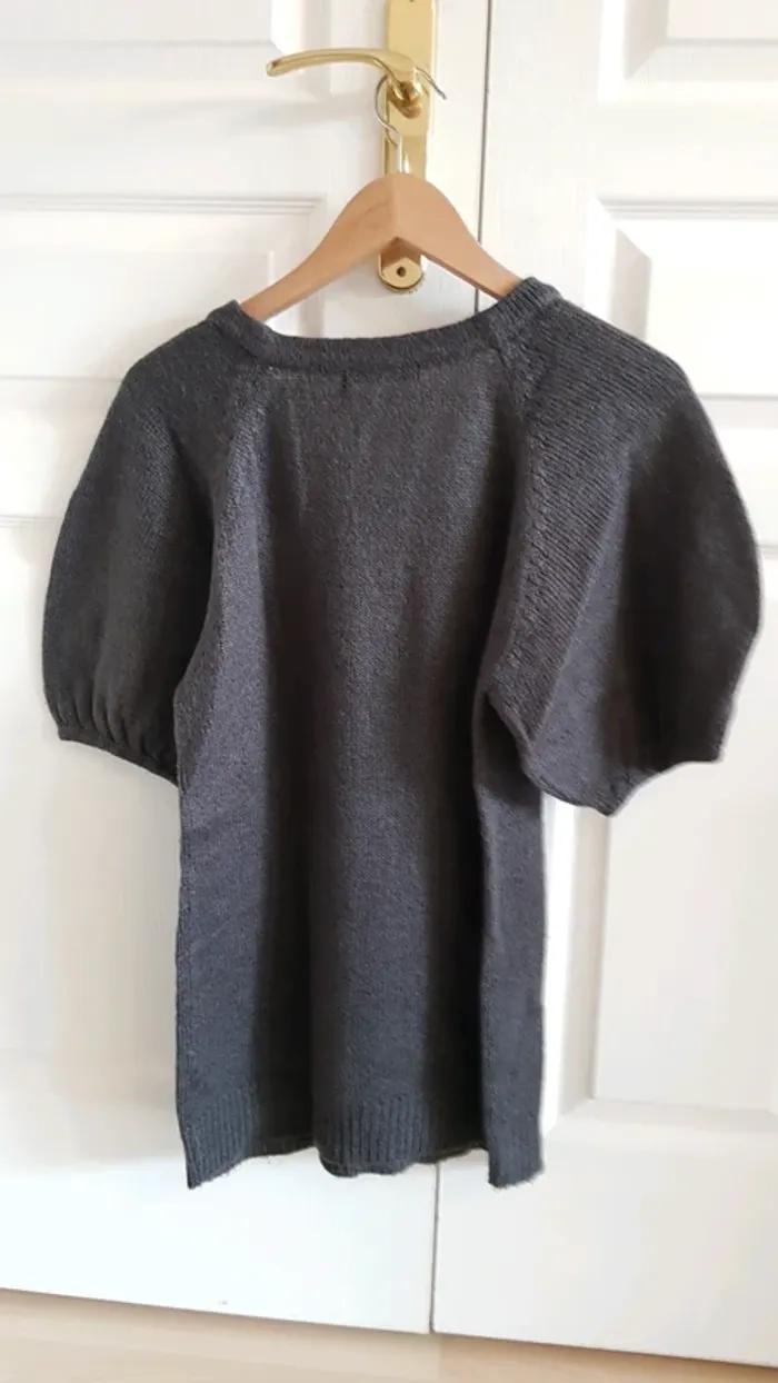 Pull gris manches courtes "boules" taille 2 - photo numéro 2
