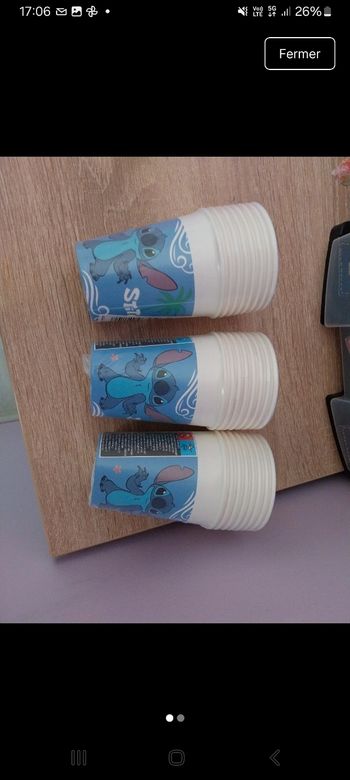 24 verres jetables neufs Stitch