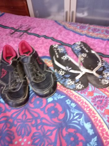 Basket et tong pointure 33