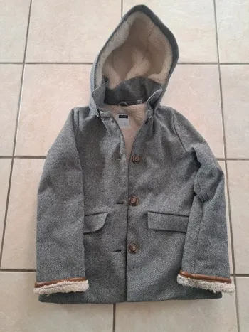 Manteau gris/noir 8 ans 👧 avec capuche amovible Okaidi en TBE