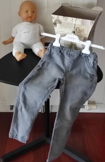 👧 Jegging fille 8 ans – Gris clair – Très bon état