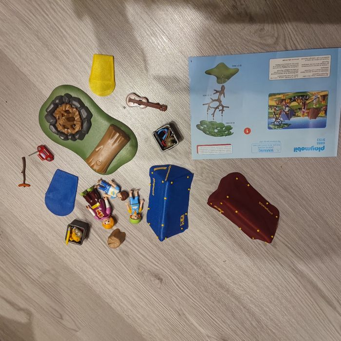 Playmobil 6888 camping tente avec enfant et animatrice manque la carte