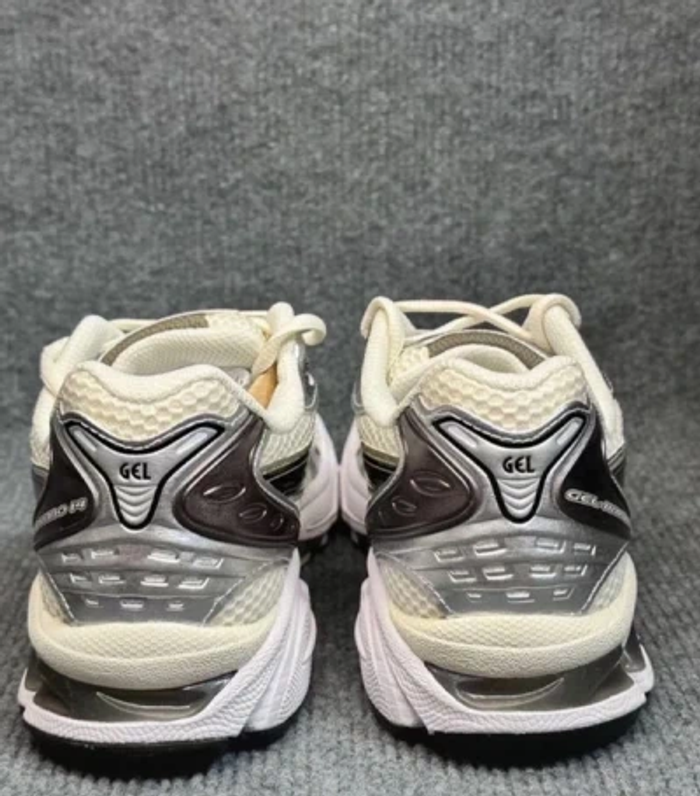 ASICS Gel-Kayano 14  Crème Noire  42.5 - photo numéro 3