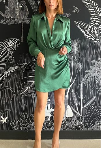 Robe satinée à manches longues Zara