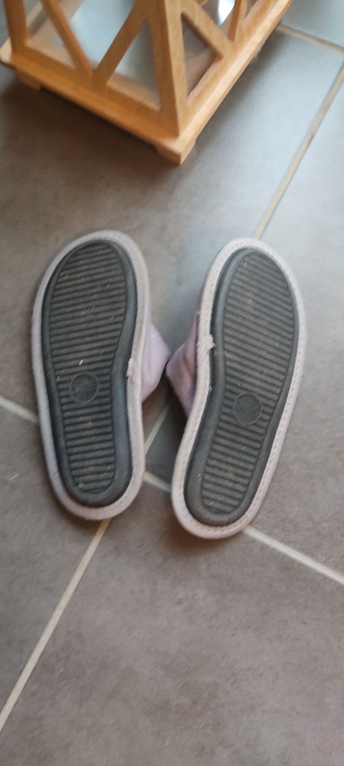 Chaussons dinosaures pointure 34-35 - photo numéro 3