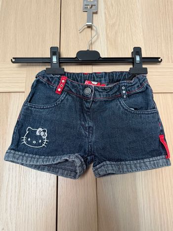 Short bleu Hello Kitty t.5ans