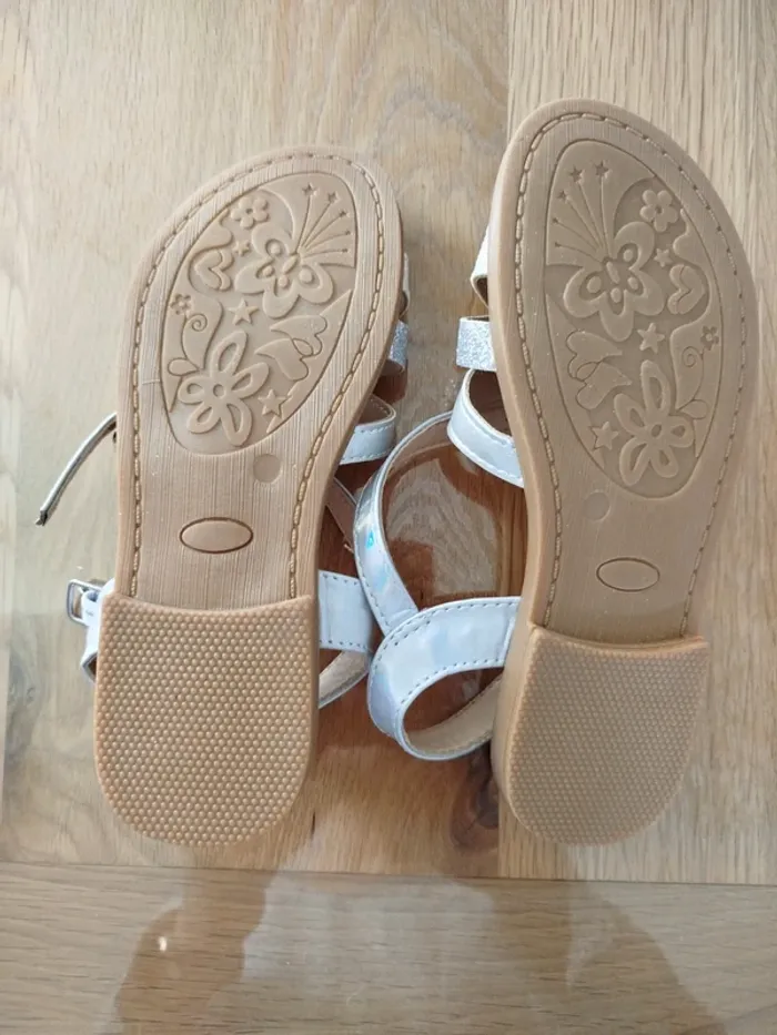 Sandales grises - photo numéro 8