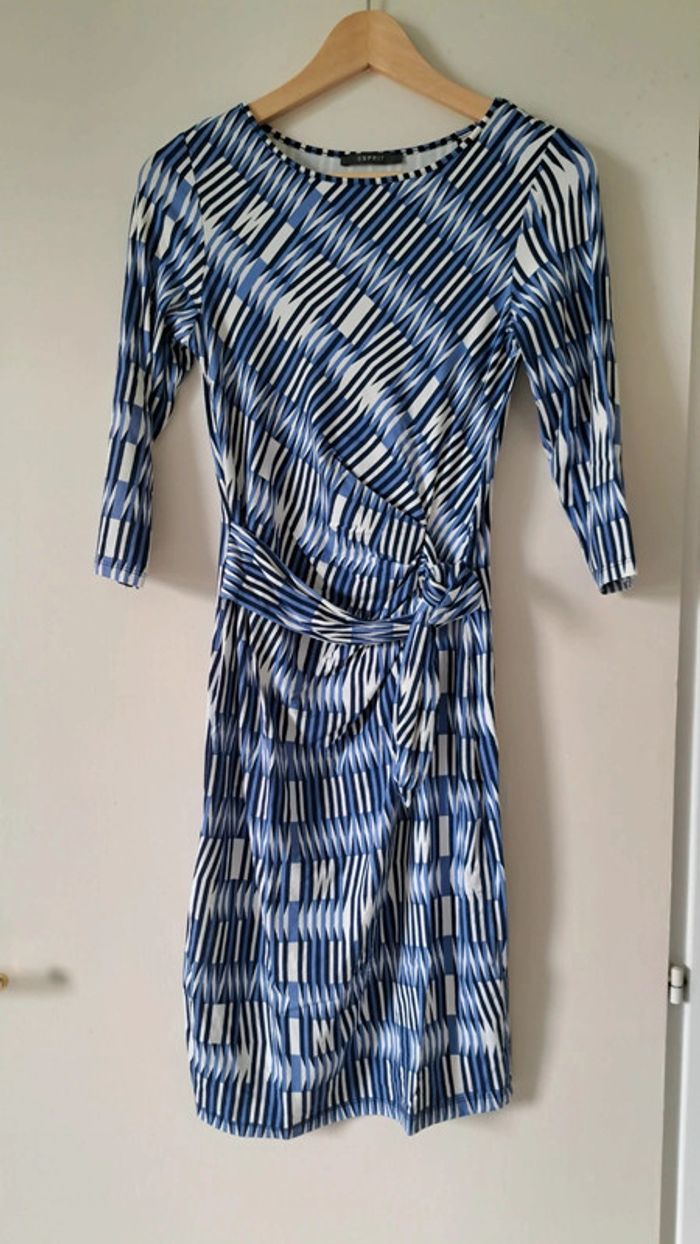 Belle robe à motifs bleus Marque Esprit Taille M - photo numéro 2
