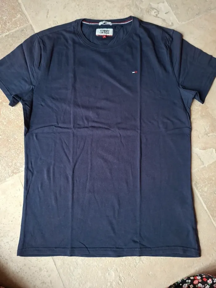 Tee shirt
