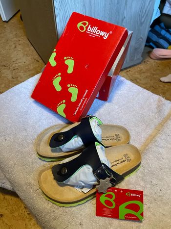 Sandales Kipling fille  neuves avec étiquette pointure 33
