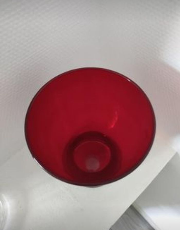 Vase rouge Ikea comme neuf - photo numéro 3