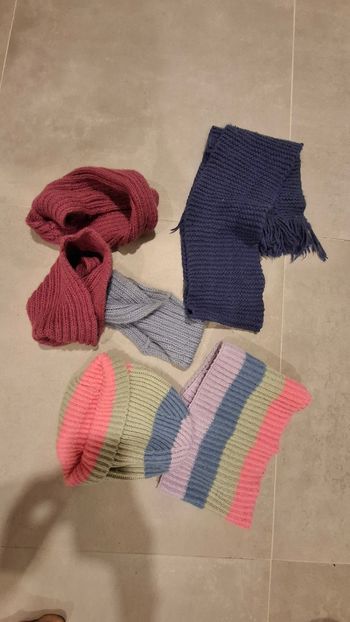Lot vêtements et accessoires filles