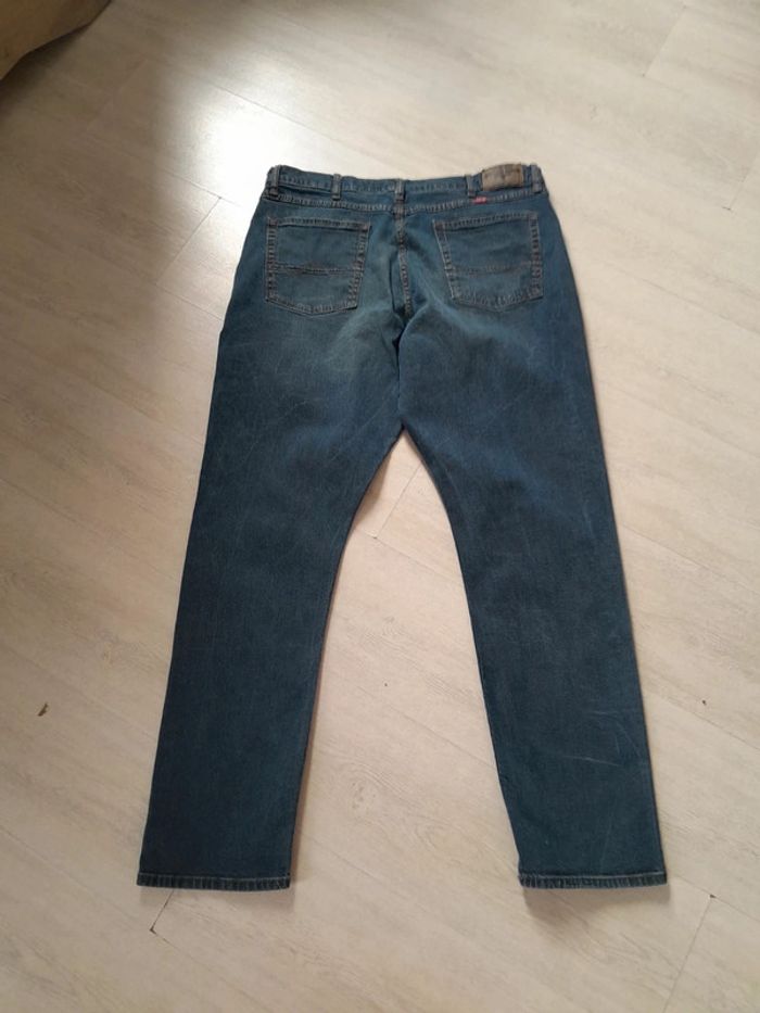 Très beau jean effet vieilli Wrangler athletic fit 38×32 - photo numéro 2