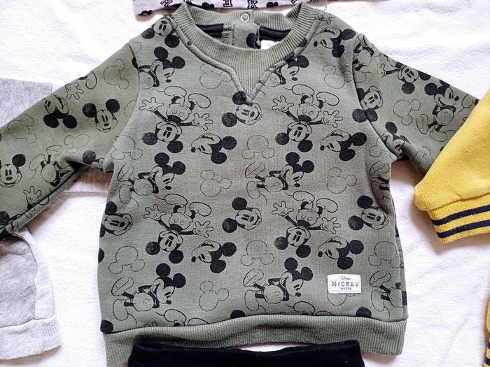 Lot de vêtements taille 6 mois Disney - photo numéro 4