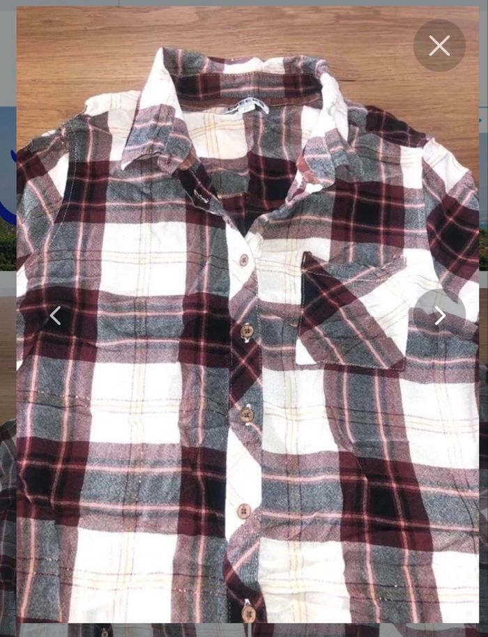 Chemise Creeks avec fils métallisés neuve à manches retroussables taille 14 ans à 8 euros - photo numéro 2