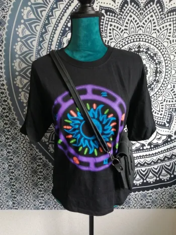 Tee-shirt noir imprimé soleil et signes astrologiques fluos / jennyfer / (XXS)
