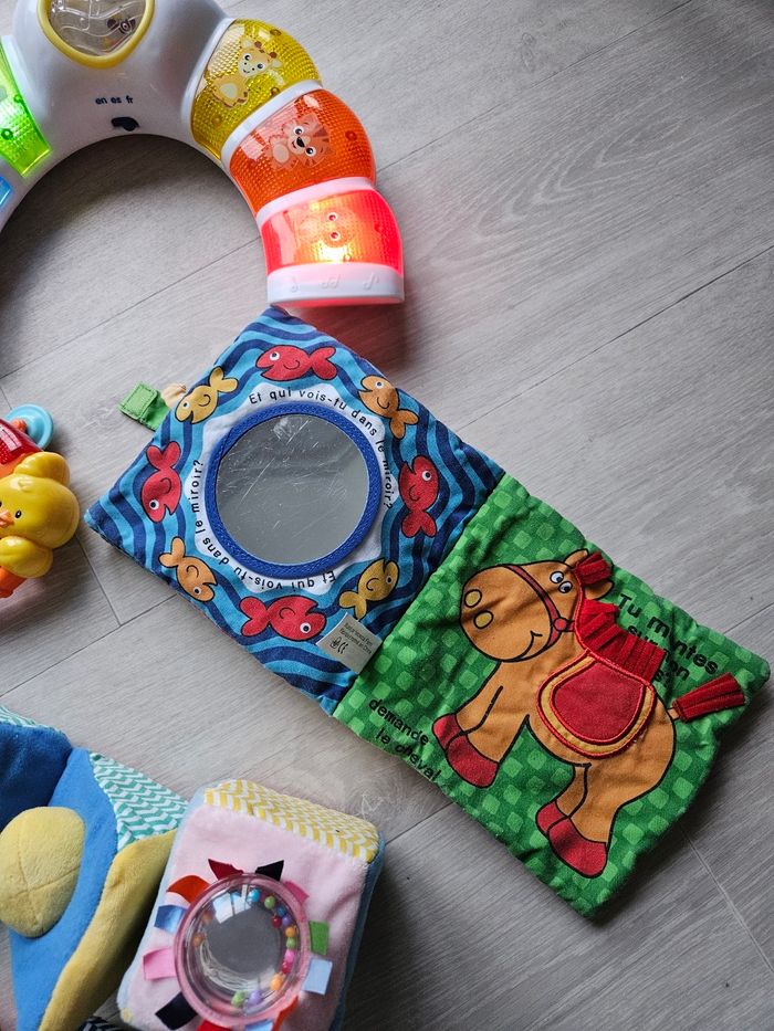 Lot de jouets éveil bébé multi marques - photo numéro 4