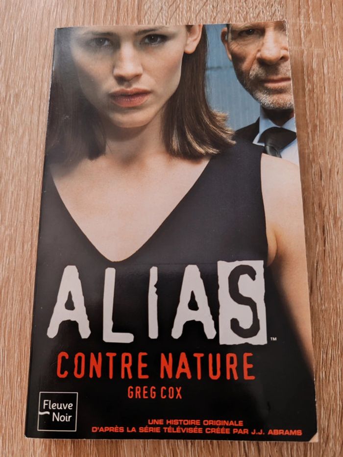 Greg Cox 🌸 Alias Contre nature - photo numéro 1