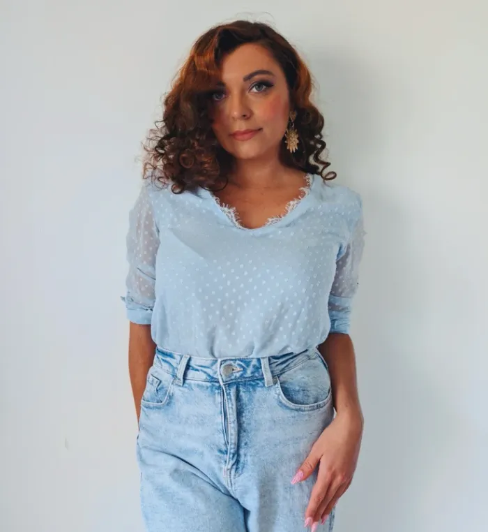 Blouse à manches longues bleu ciel dentelle plumetis Peace n'love taille 36 - photo numéro 5