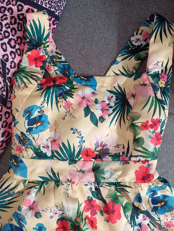 Magnifique robe Naf Naf jeune fleuri ,40 - photo numéro 4
