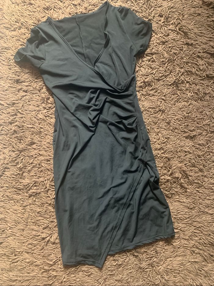 2 robe noir pour femme taille 38 neuve jamais mise - photo numéro 2