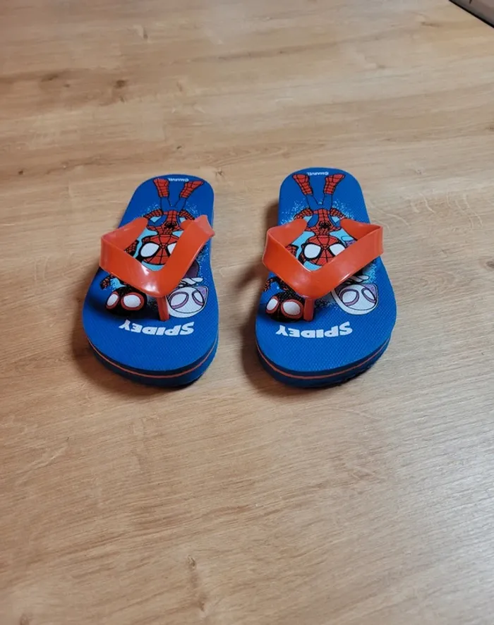 Tongs Spidey taille 26-27 - photo numéro 7