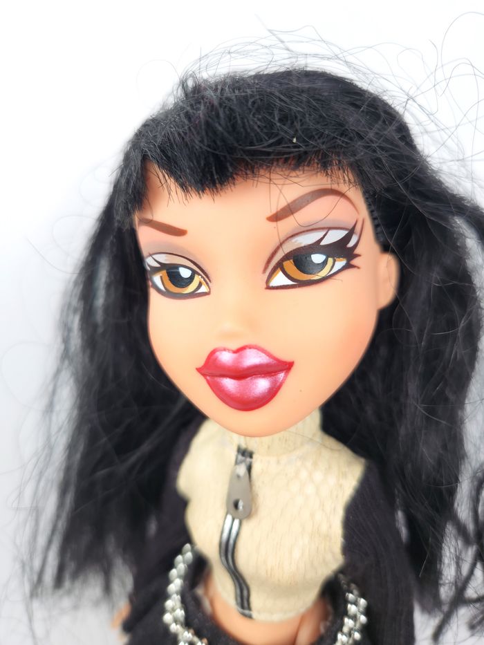 Poupée Bratz Jade 2001 Tenue mode et accessoires - photo numéro 2