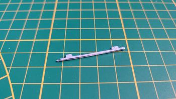 Baguette porte avant droite pièce détachée miniature 1/18 Citroën traction 15cv 1952 Maisto #B36