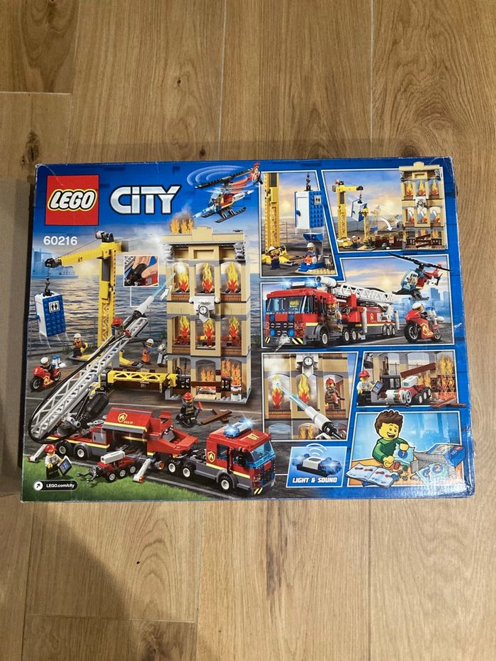 Lego 60216 Les pompiers du centre ville - photo numéro 9