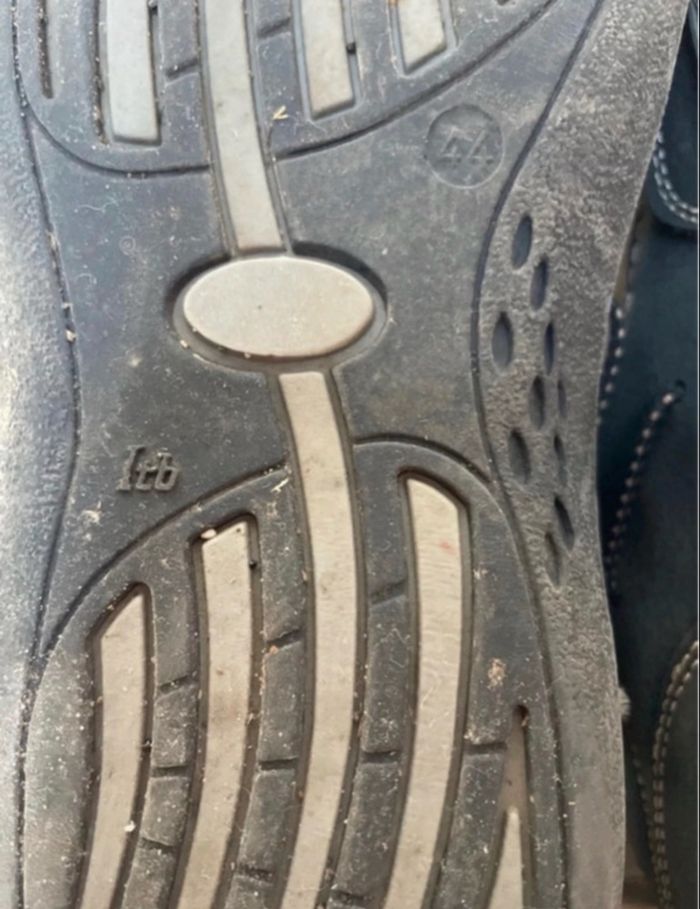 Chaussures grises - photo numéro 8