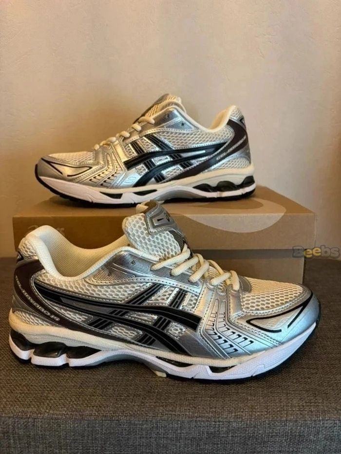 Asics Gel-Kayano 14 Taille 38 - photo numéro 2