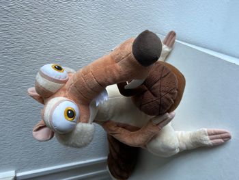 grande peluche scrat