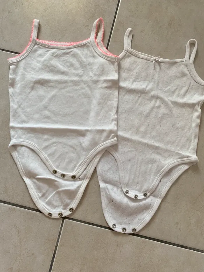 Lot de 2 body filles Kiabi 24 mois blanc
