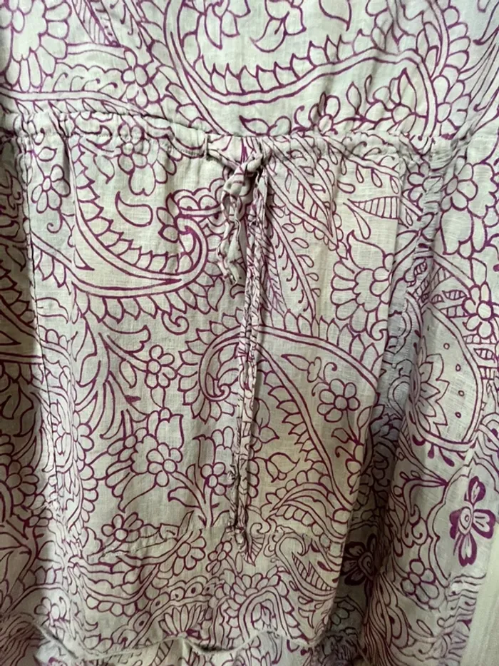 Très jolie Robe en Lin, se resserre sous la poitrine, grise à motif couleur lilas  -Taille - photo numéro 2