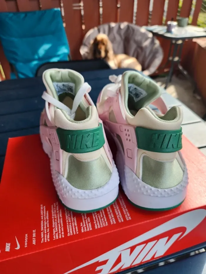 Nike huarache run femme Taille 40 neuves vert rose - photo numéro 5