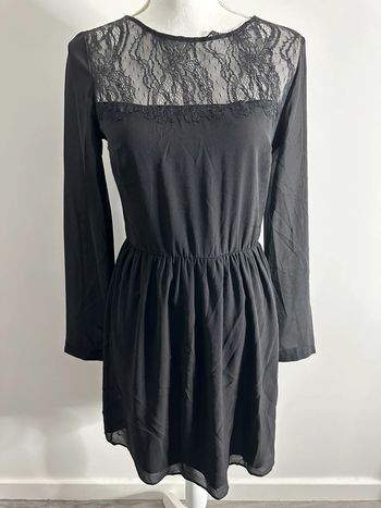 Robe en dentelle noire Zara T38 M