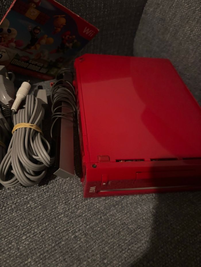 Console Nintendo Wii rouge édition super Mario Bros - photo numéro 3