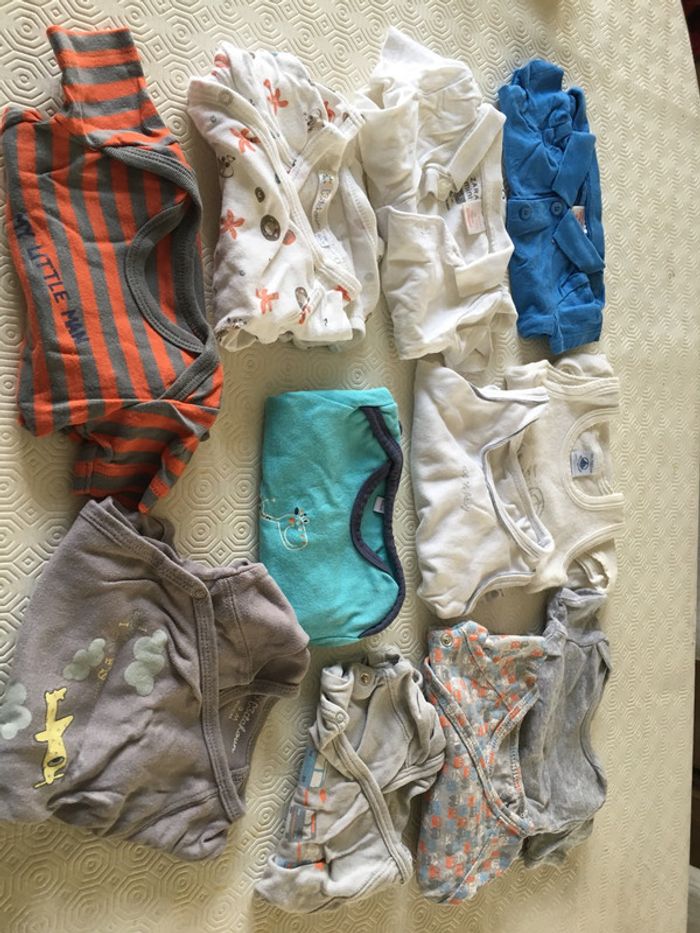 Lot bodies 3 mois manche courte