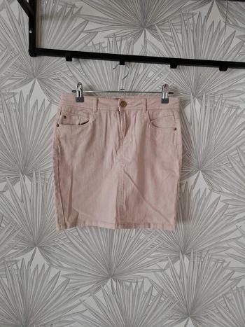 Jolie jupe rose clair taille 36