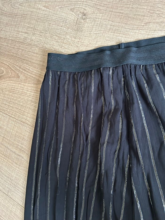 Jupe noire et brillante mi longue LPB Woman taille 38 TBE - photo numéro 8