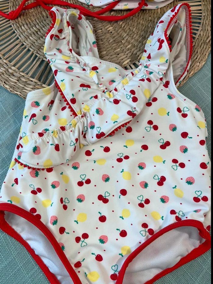 Ensemble maillot de bains et chapeau 18 mois - photo numéro 2