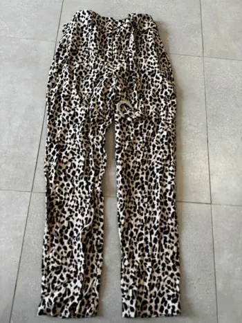 Pantalon Zara, taille S, très bon état, 36x110cm