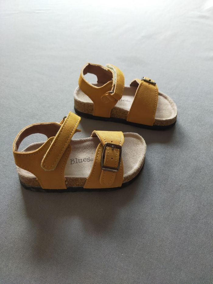 Sandales moutarde pour bébé - photo numéro 2