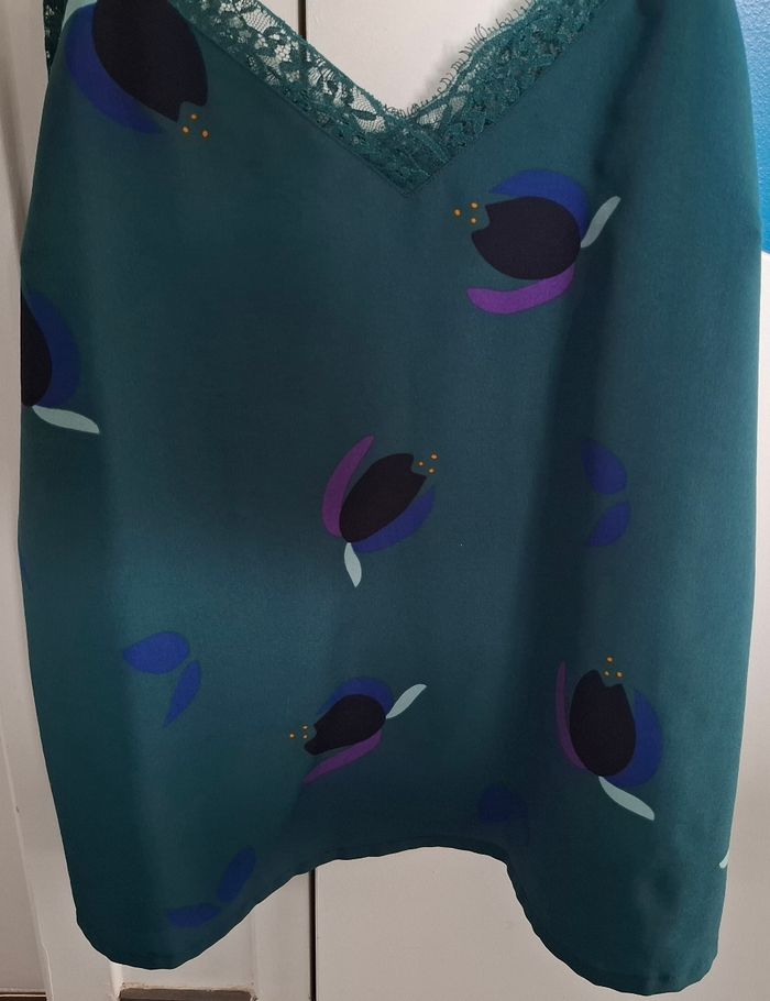 Débardeur satiné vert sapin imprimé – Taille XL ✨💚 - photo numéro 2