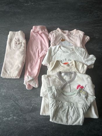 Lot de vêtement bébé fille 0-2 mois