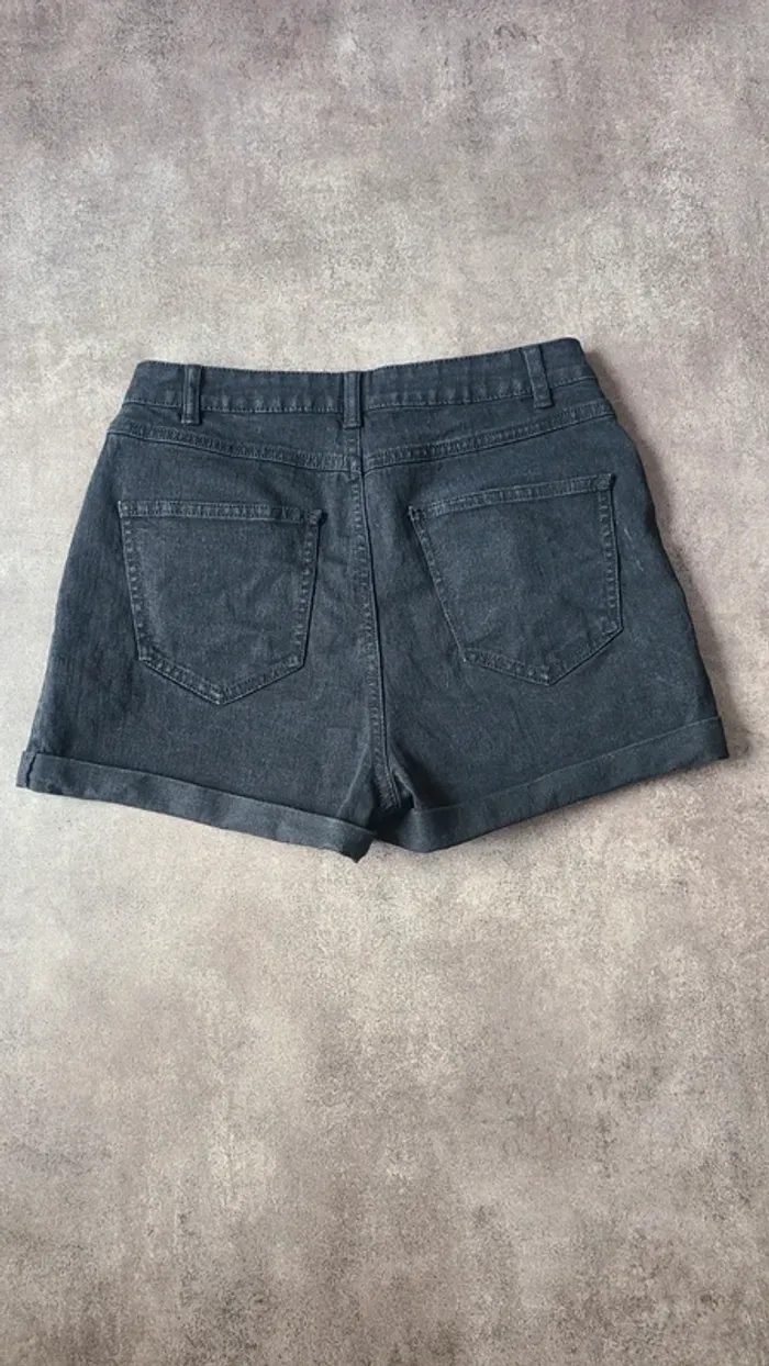Short jeans noir - photo numéro 2