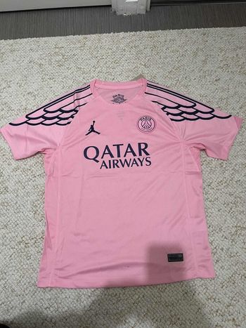 Maillot de football PSG rose neuve taille L