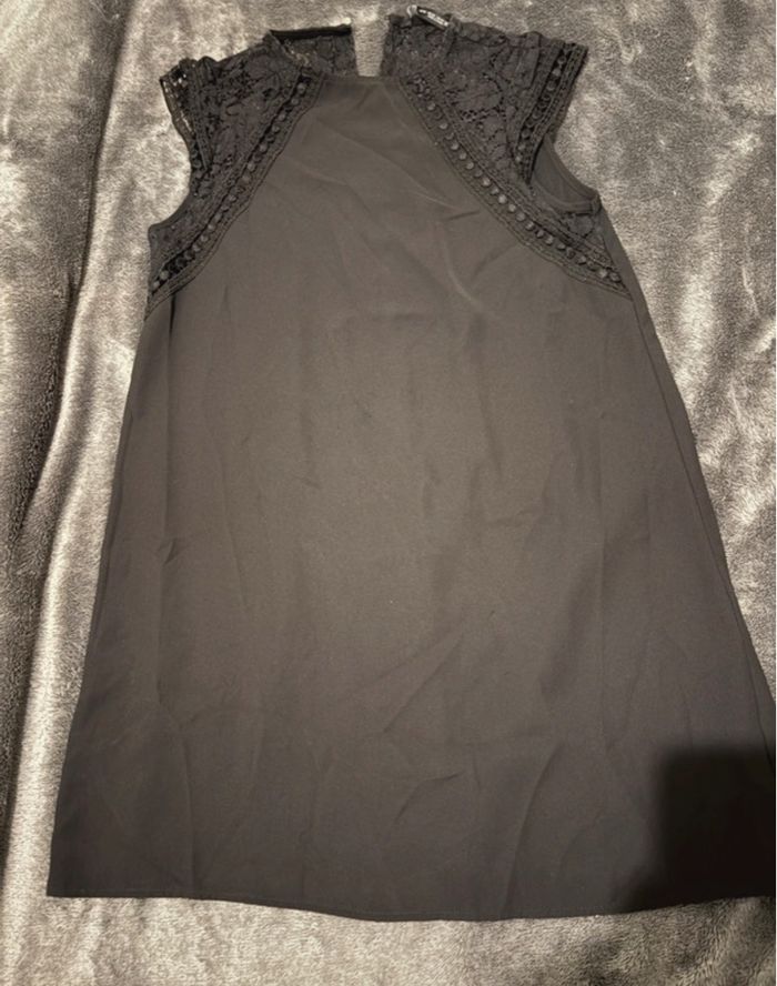 Robe noir simple chic et légère fait classe - photo numéro 2