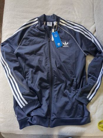 Haut adidas zippé