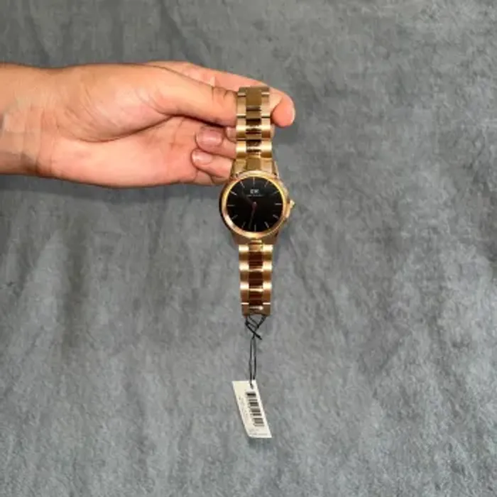 Montre homme Daniel Wellington gold cadran noir - photo numéro 2